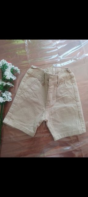 Bermuda gabardina gris
