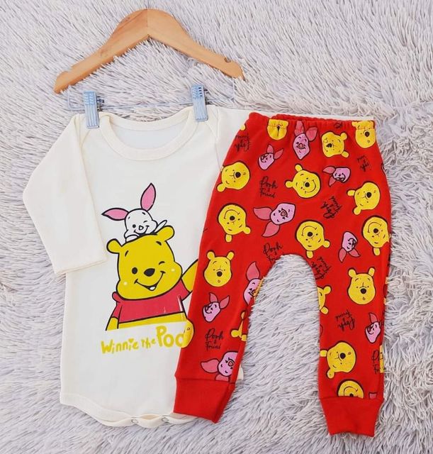 Conjunto de Winnie Pooh beige para bebé